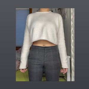 Crop-top sweater